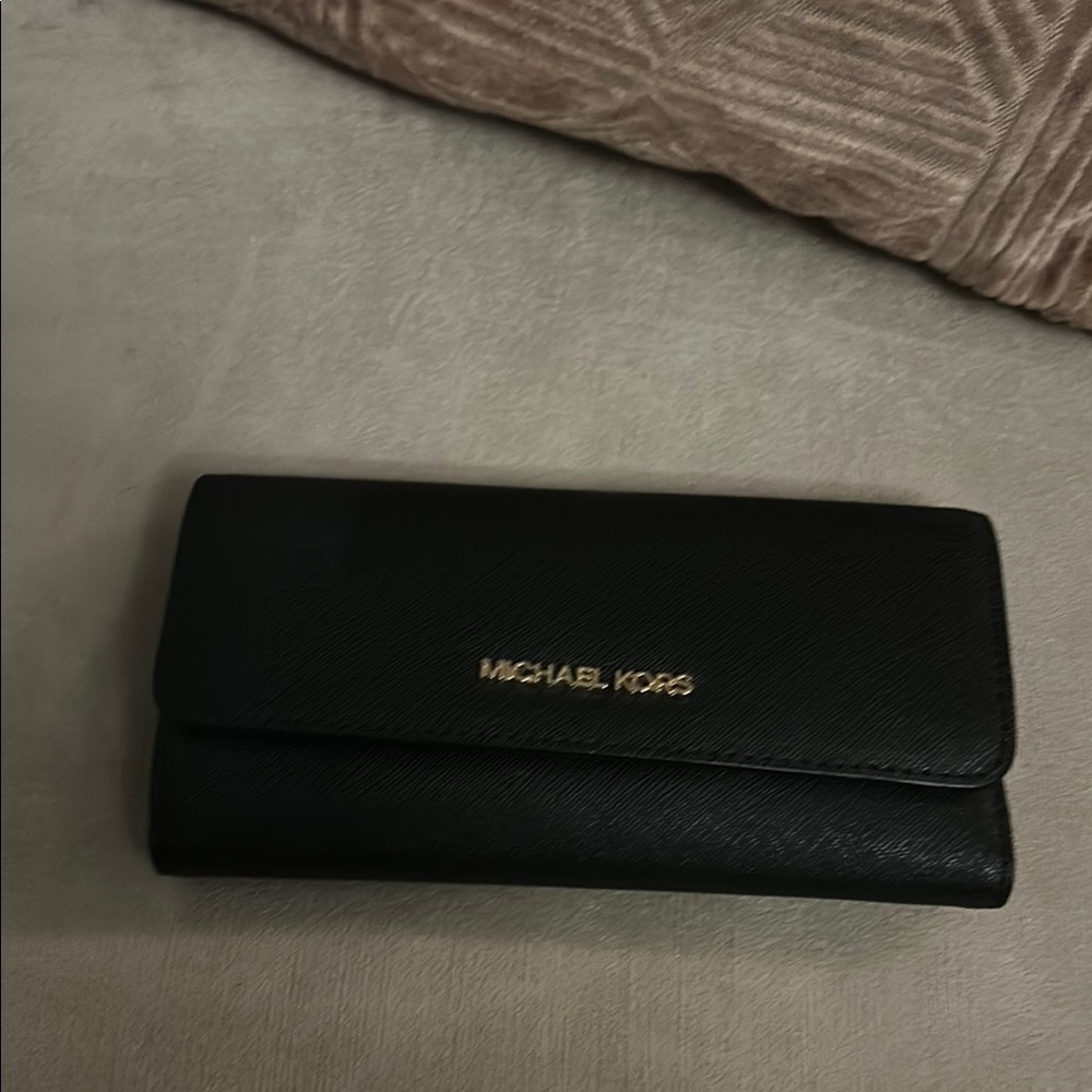 Michael Kors Elegant Black Clutch